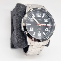 Chisel Mens Stainless Steel Quartz Watch 5829253 100M WR Luminous Dial