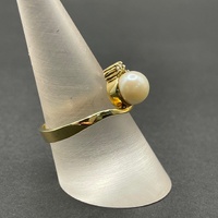 Ladies 18ct Yellow Gold White Pearl Diamond Ring