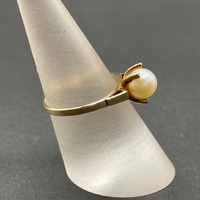 Ladies 9ct Yellow Gold White Pearl Ring