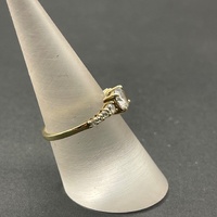Ladies 9ct Yellow Gold Cubic Zirconia Ring