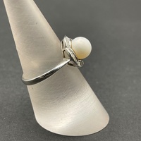 Ladies 18ct White Gold Diamond White Stone Ring
