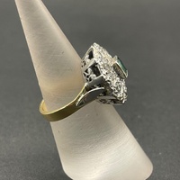 Ladies 18ct Yellow Gold Green Gemstone and Diamond Ring