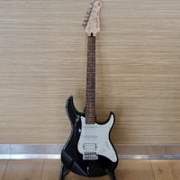 Yamaha Pacifica 112V Electric Guitar Tremolo Arm with Strap Hard Case