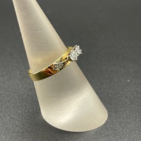 Ladies 18ct Yellow Gold Natural Diamond Ring