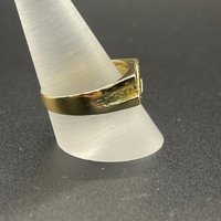 Mens 18ct Yellow Gold Natural Diamond Signet Ring