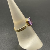 Ladies 9ct Yellow Gold Purple Gemstone Ring