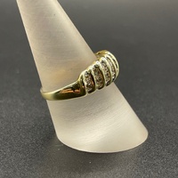 Ladies 9ct Yellow Gold Natural Diamond Ring