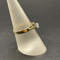 Ladies 9ct Yellow Gold Cubic Zirconia Ring