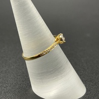 Ladies 18ct Yellow Gold Natural Diamond Ring