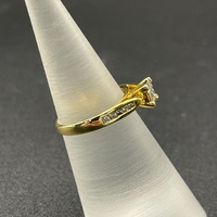 Ladies 18ct Yellow Gold Natural Diamond Ring