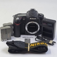 Nikon D90 12.3MP DSLR Camera Body Low Shutter 7668 with Batteries Charger Strap