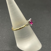 Ladies 18ct Yellow Gold Red Gemstone & Diamond Ring