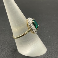 Ladies 9ct Yellow Gold Green Gemstone & Diamond Ring