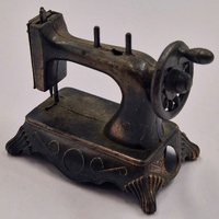 Antique Metal Sewing Machine Pencil Sharpener Vintage Desk Collectible Decor