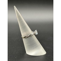 Ladies 10ct White Gold Cubic Zirconia Ring