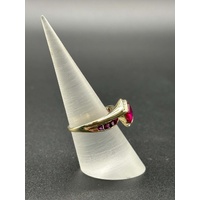 Ladies 9ct Yellow Gold Pink Gemstone Ring