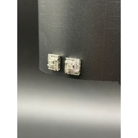 Ladies 18ct White Gold Diamond Cluster Stud Earrings