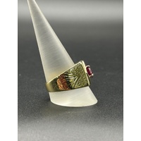 Men’s 18ct Yellow Gold Red-Coloured Stone Signet Ring