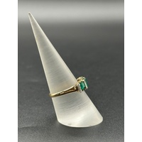 Ladies 18ct Yellow Gold Green Gemstone & Diamond Ring