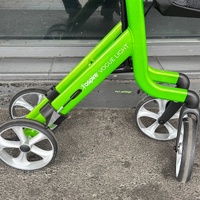 Aspire Vogue Light Seat Walker Rollator Lime 150kg Aluminium WAF705315GR
