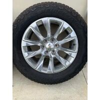 GMC Silverado 1500 Rims & Tyres Bridgestone Size 275/60/R20 x 4