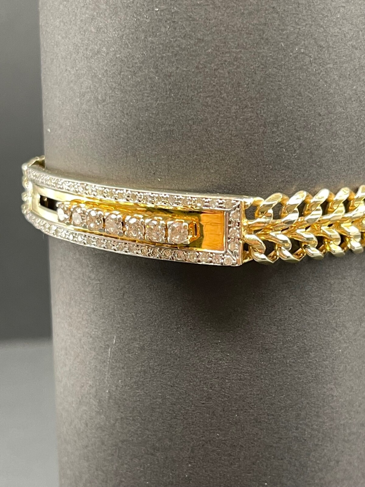 Pre owned diamond bracelet deals