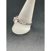 Ladies 14ct White gold CZ Ring (Pre-Owned)