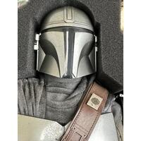 Hot Toys Star Wars Mandalorian and Grogu 1/4 Scale Collectable Figure QS017
