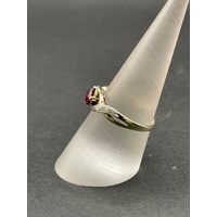 Ladies 9ct Yellow Gold Red Gemstone Ring