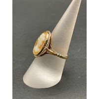 Ladies 9ct Yellow Gold Cameo Ring