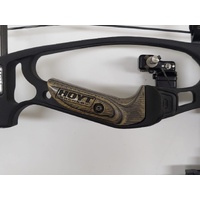 Hoyt Carbon Spyder Turbo Compound Bow with Accessories