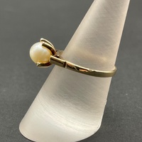 Ladies 9ct Yellow Gold White Pearl Ring