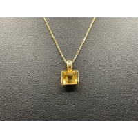 Ladies 18ct Yellow Gold Box Link Chain & Orange Gemstone Pendant