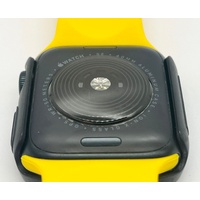 Apple Watch A2722 SE 2nd Gen 40mm GPS Midnight Aluminum Case with Sport Band