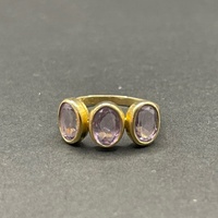 Ladies 18ct Yellow Gold Purple Gemstone Ring