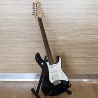 Yamaha Pacifica 112V Electric Guitar Tremolo Arm with Strap Hard Case