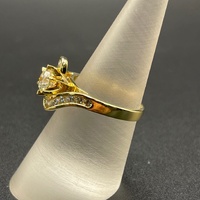 Ladies 18ct Yellow Gold Natural Diamond Engagement Ring