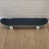 UMA 31" Skateboard Complete with Industrial Trucks – Street & Park Deck