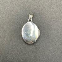 Ladies 10ct White Gold Oval Locket Pendant