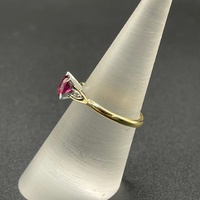 Ladies 18ct Yellow Gold Red Gemstone & Diamond Ring