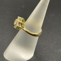 Ladies 18ct Yellow Gold Diamond Fleurette Ring