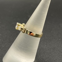 Ladies 14ct Yellow Gold Natural Diamond Ring