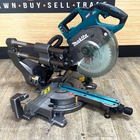 Makita LS002G 40V XGT 216 mm Slide Compound Mitre Saw Skin Only