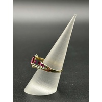 Ladies 9ct Yellow Gold Pink Gemstone Ring