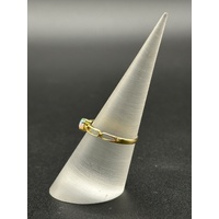 Ladies 18ct Yellow Gold White Opal Ring