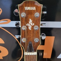 Yamaha APX700 NT Acoustic Guitar Natural Tuner w/ Ashton Hard Case
