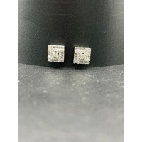 Ladies 18ct White Gold Diamond Cluster Stud Earrings