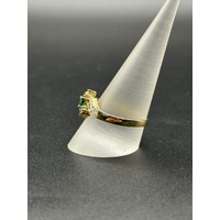 Ladies 18ct Yellow Gold Green Stone & Diamond Ring