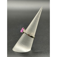 Ladies 18ct White Gold Pink Gemstone Ring