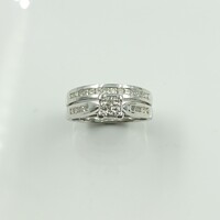 18ct White Gold Ladies Bridal Set Rings with Princess Cut Diamonds (Pre-Owned)